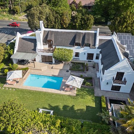 Die Rietdak - Reetdachhaus Mit Vier Schlafzimmern Cape Town Eksteriør bilde