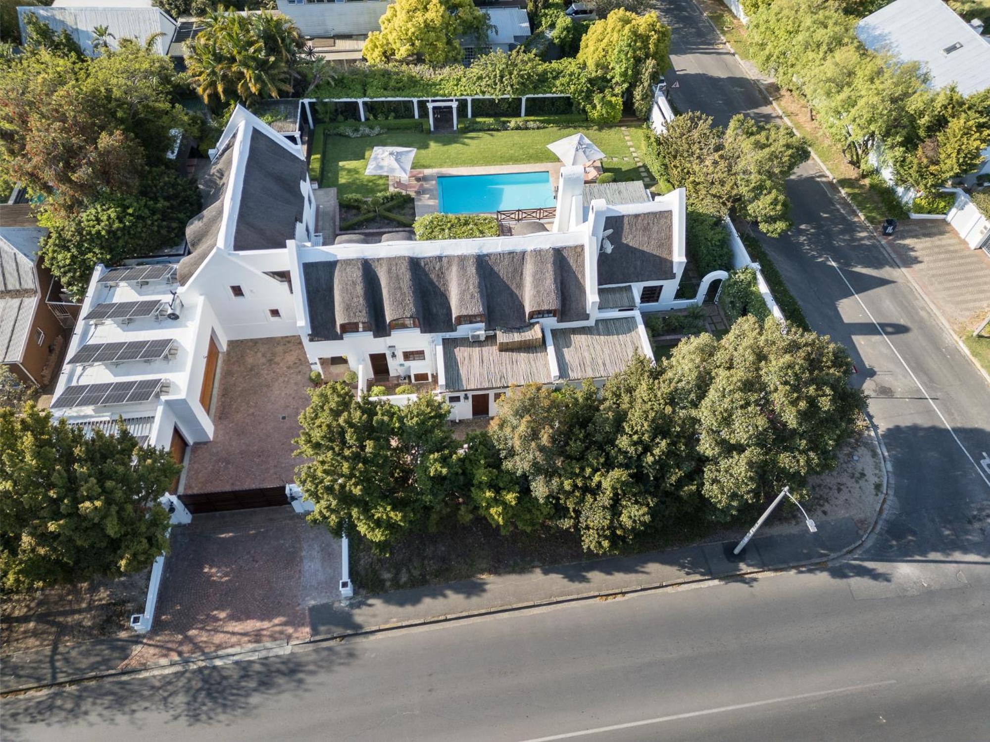 Die Rietdak - Reetdachhaus Mit Vier Schlafzimmern Cape Town Eksteriør bilde