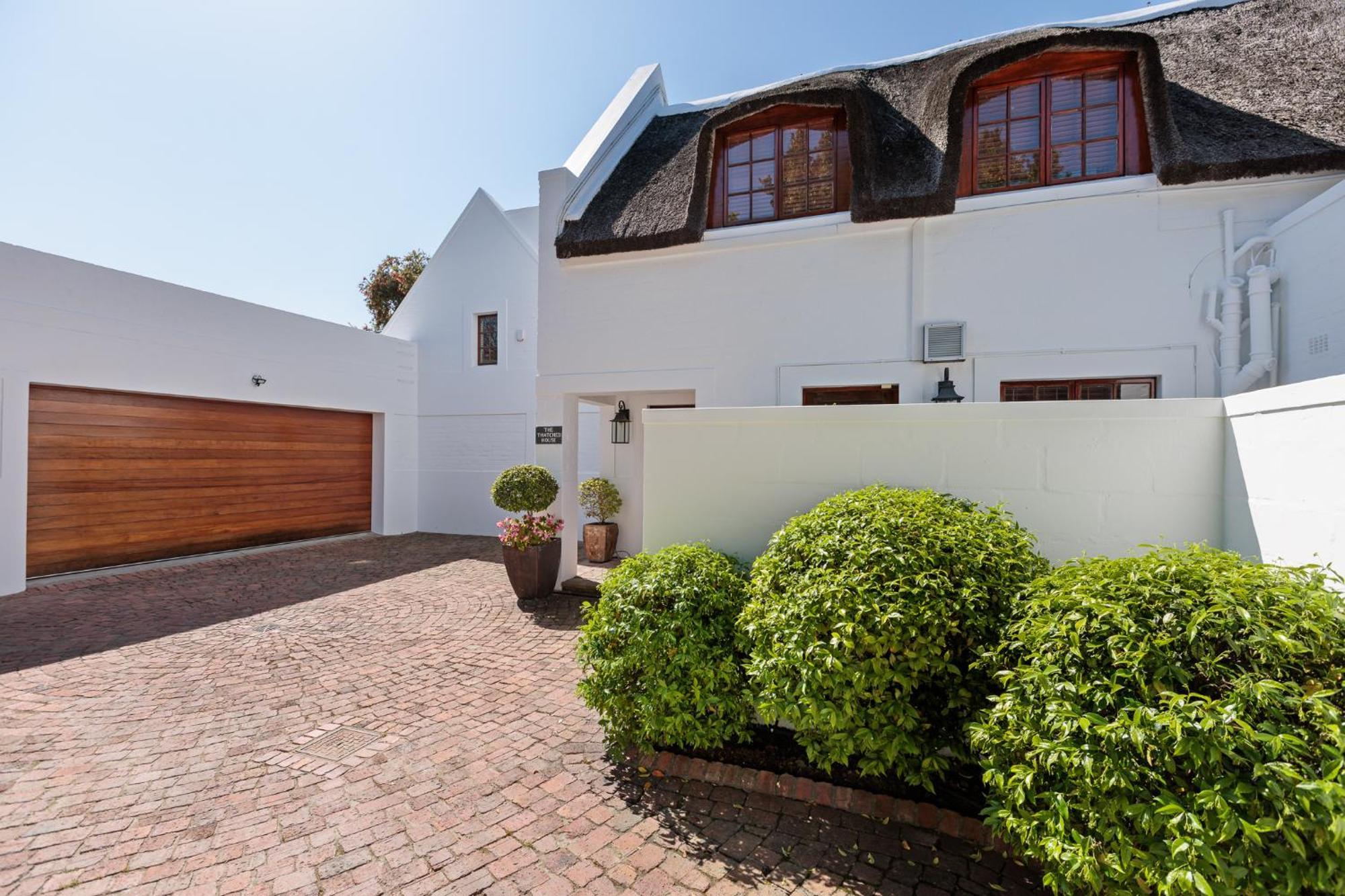 Die Rietdak - Reetdachhaus Mit Vier Schlafzimmern Cape Town Eksteriør bilde